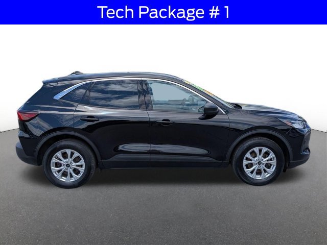 Certified 2023 Ford Escape Active w/ Tech Pack #1 AWD/4WD image 2