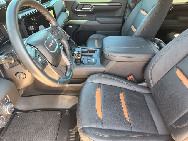 Used 2024 GMC Sierra 1500 AT4 w/ Technology Package AWD/4WD image 13