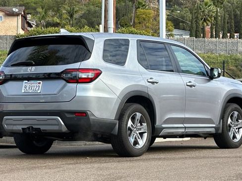 Certified 2024 Honda Pilot EX-L image 5