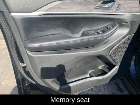Used 2023 Jeep Grand Cherokee Limited AWD/4WD image 13