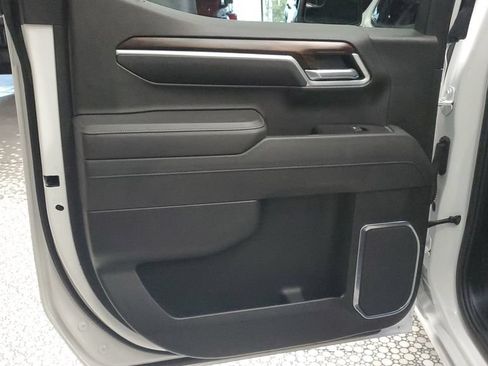 Used 2025 GMC Sierra 1500 SLT RWD image 16