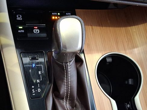 Used 2019 Lexus RX 450hL Premium image 16