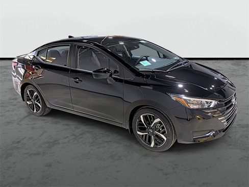 Used 2025 Nissan Versa SR w/ Trunk Package image 5