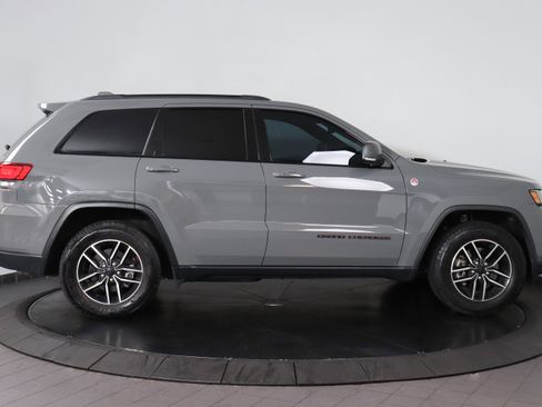 Used 2021 Jeep Grand Cherokee Trailhawk image 6