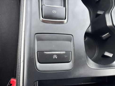 Used 2022 Ford Edge SE image 16