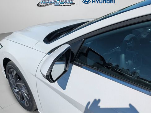 Used 2026 Hyundai Elantra Limited FWD image 30
