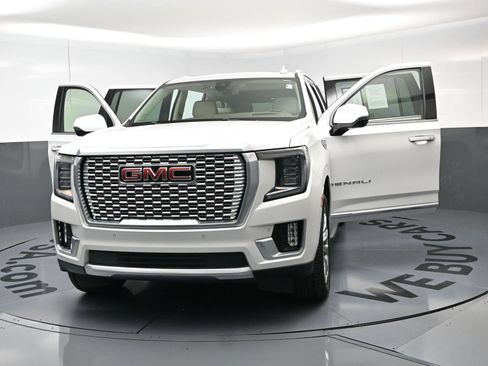 Used 2022 GMC Yukon XL Denali AWD/4WD image 22