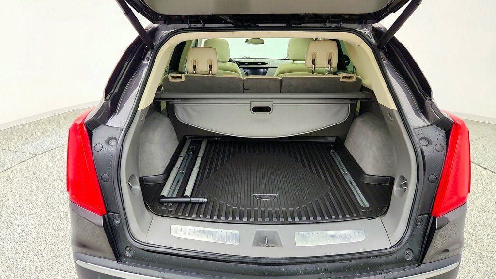 Used 2018 Cadillac XT5 Premium Luxury FWD image 21