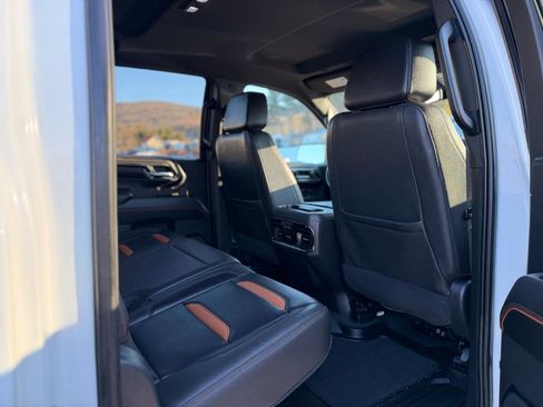 Used 2023 GMC Sierra 1500 AT4 w/ AT4 Preferred Package image 19