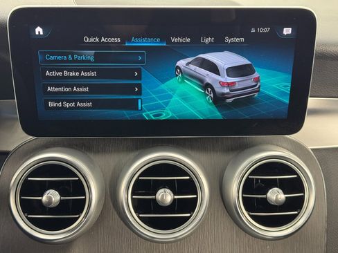 Used 2021 Mercedes-Benz GLC 300 w/ Premium Package image 28