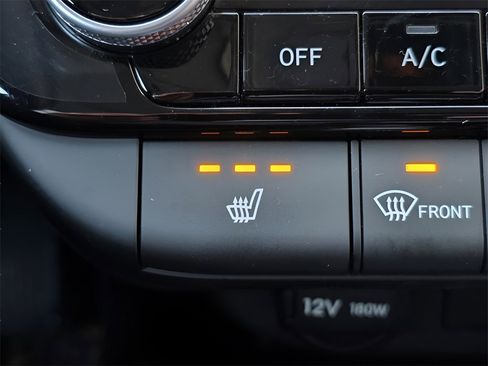 Used 2023 Hyundai Elantra Limited image 34