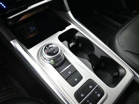Used 2024 Ford Explorer Limited w/ Limited Technology Package RWD image 26