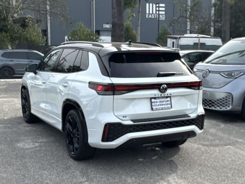 New 2026 Volkswagen Tiguan SE R-Line image 4
