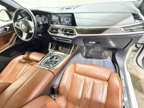Used 2021 BMW X7 M50i w/ Dynamic Handling Package image 15
