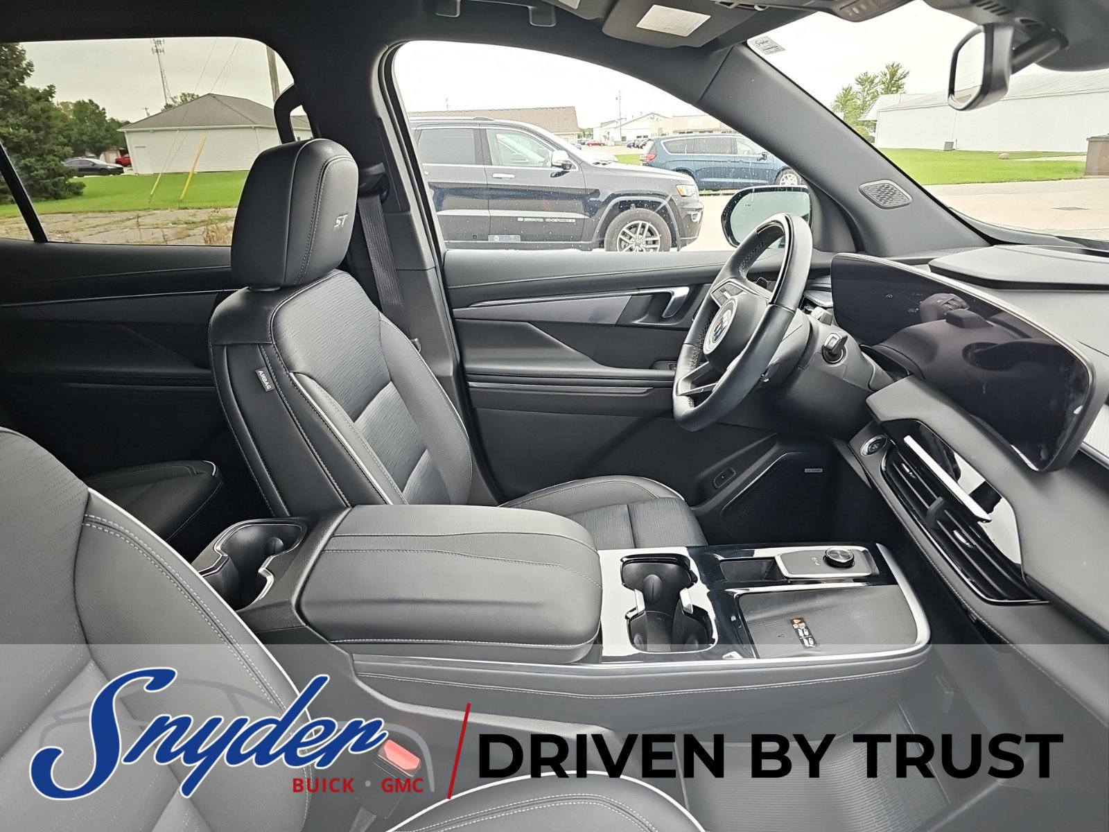 Used 2025 Buick Enclave Sport Touring w/ Super Cruise Package FWD image 6