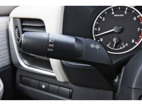 Used 2023 Nissan Rogue SV image 17