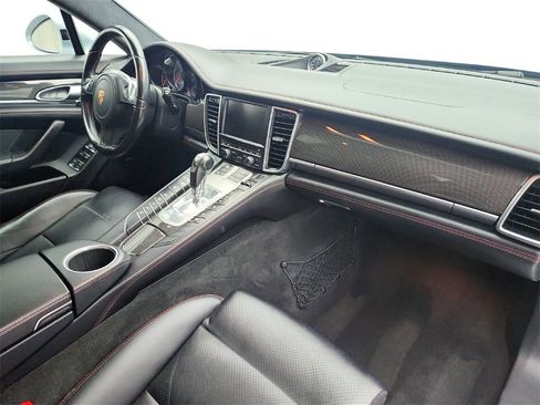 Used 2015 Porsche Panamera GTS image 24
