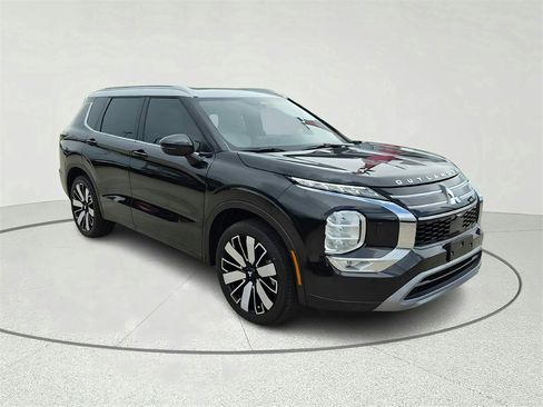 New 2025 Mitsubishi Outlander SEL image 3