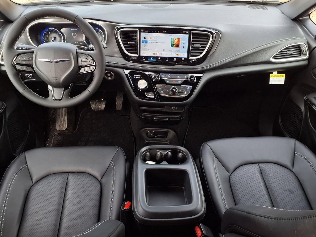 New 2026 Chrysler Pacifica Select w/ S Appearance Package FWD image 4