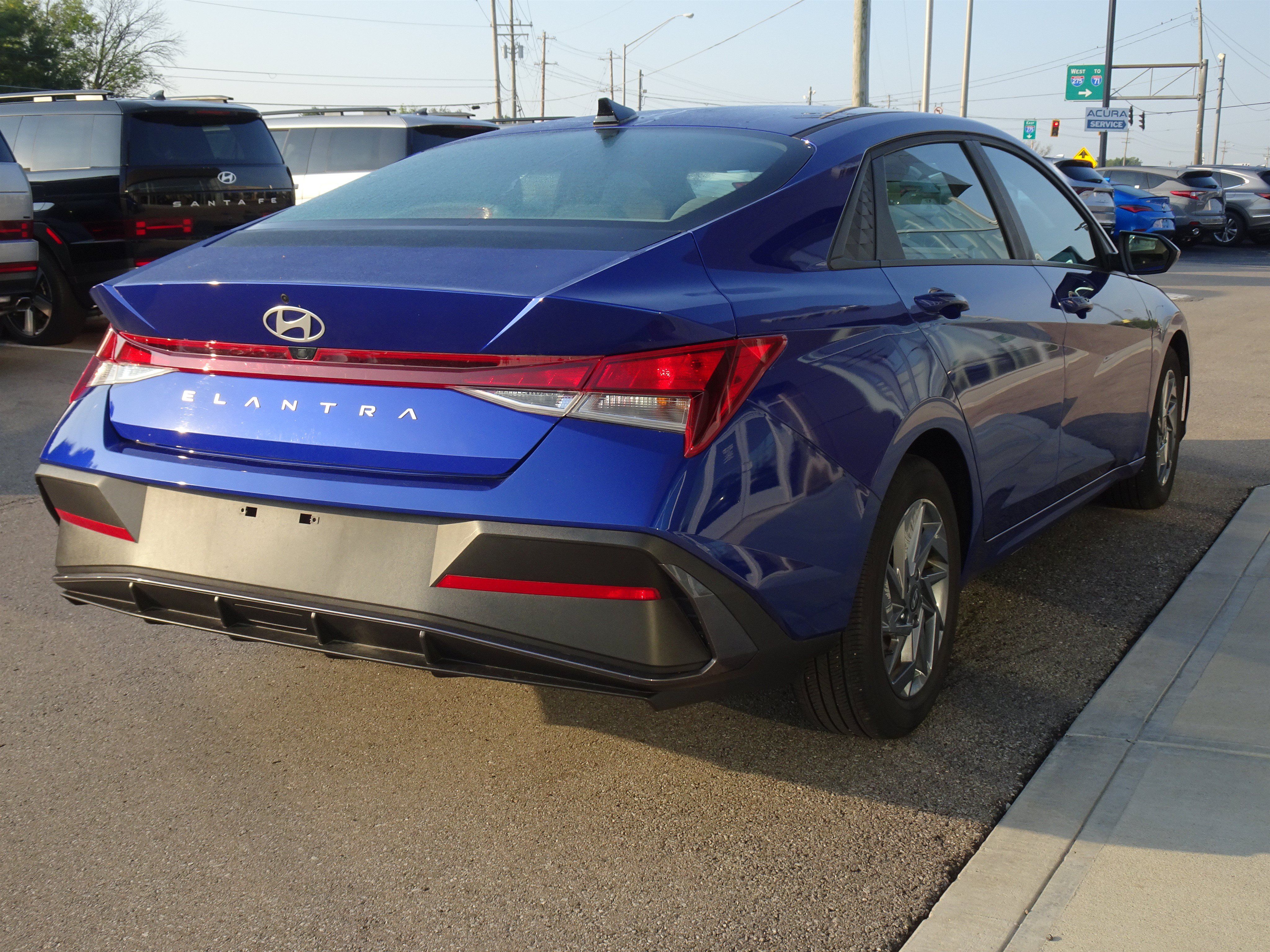 Used 2024 Hyundai Elantra SEL FWD image 5