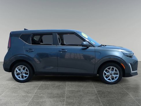 Used 2023 Kia Soul LX w/ LX Technology Package FWD image 6