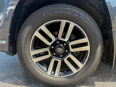 Used 2018 Toyota 4Runner Limited AWD/4WD image 20
