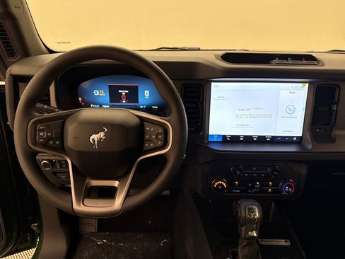 New 2025 Ford Bronco Base image 18