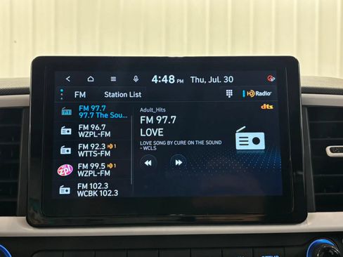 Used 2023 Hyundai Venue Limited FWD image 25