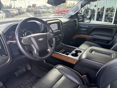 Used 2018 Chevrolet Silverado 2500 High Country image 36