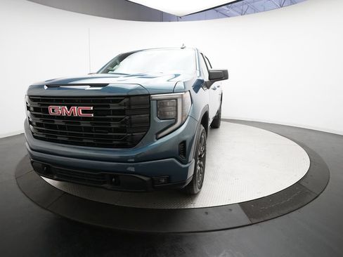 Used 2025 GMC Sierra 1500 Elevation AWD/4WD image 12