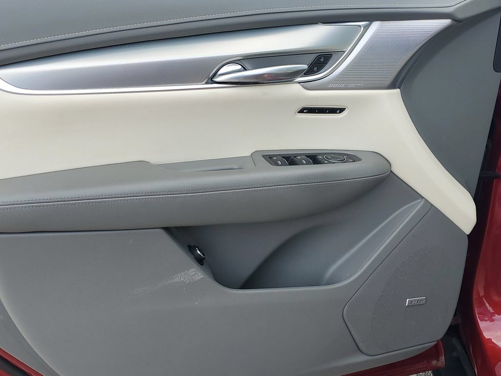 Used 2020 Cadillac XT5 Premium Luxury FWD image 16