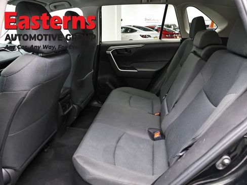 Used 2022 Toyota RAV4 LE AWD/4WD image 21