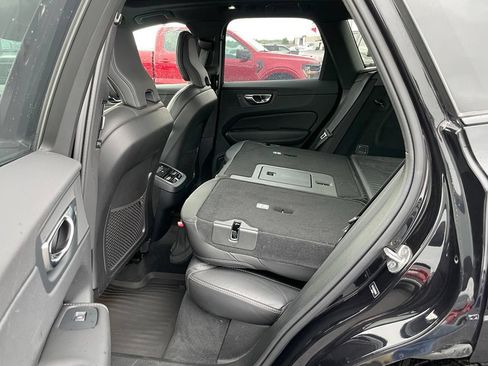 Used 2024 Volvo XC60 B5 Ultimate w/ Protection Package Premier AWD/4WD image 46