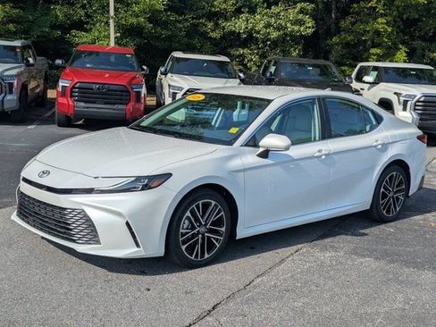 Used 2026 Toyota Camry XLE FWD image 3