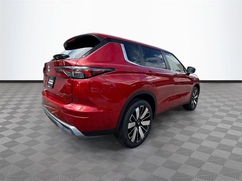 New 2025 Mitsubishi Outlander SE image 5