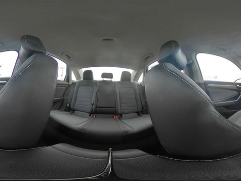 Used 2025 Volkswagen Jetta SE image 41