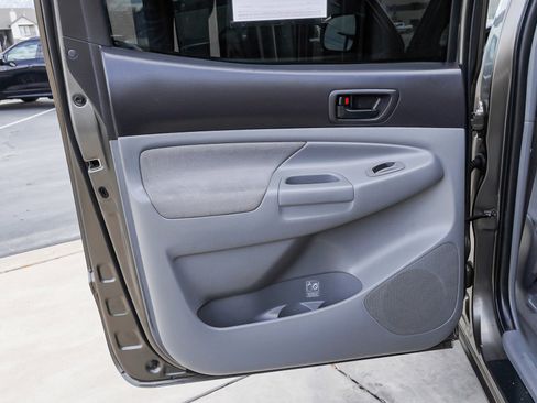 Used 2011 Toyota Tacoma 4x4 Double Cab w/ SR5 Pkg #2 image 23