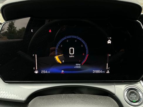 Used 2025 Chevrolet Trax LT FWD image 36