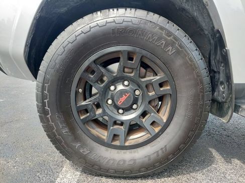 Certified 2021 Toyota 4Runner Venture w/ Moonroof Package AWD/4WD image 52
