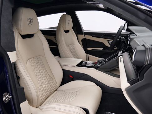 Used 2022 Lamborghini Urus AWD/4WD image 24