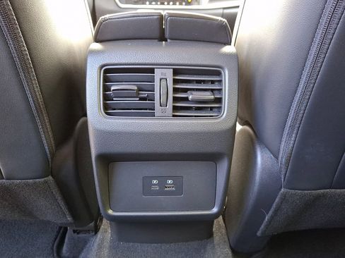 Used 2023 Nissan Rogue SV w/ SV Premium B Package image 11