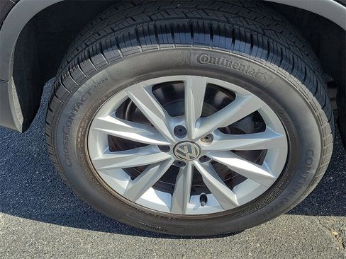 Used 2017 Volkswagen Tiguan Limited w/ Premium Package image 7