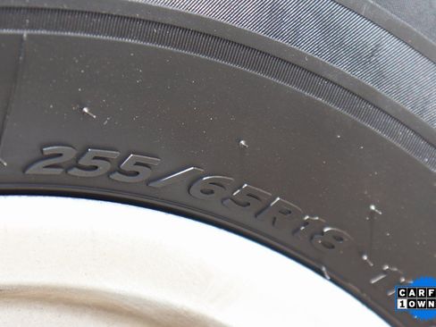 Used 2021 Ford Explorer XLT image 38