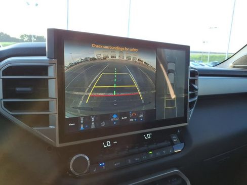 Used 2025 Toyota Tundra Limited AWD/4WD image 17