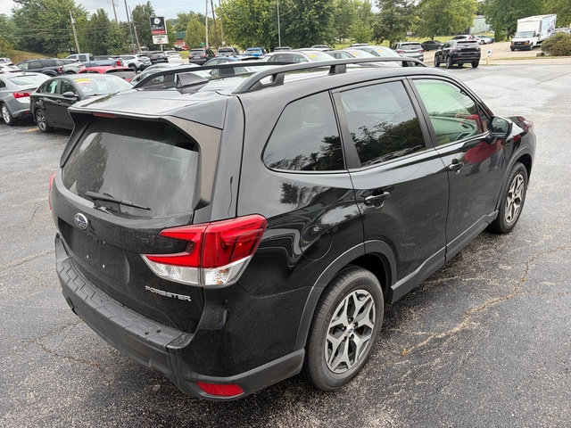 Used 2022 Subaru Forester Premium AWD/4WD image 6