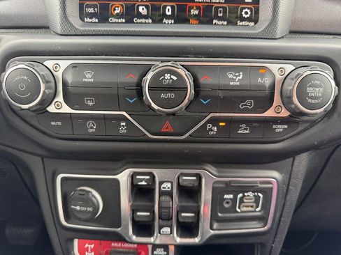 Used 2021 Jeep Gladiator Mojave AWD/4WD image 22