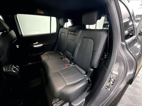 Certified 2022 Mercedes-Benz GLB 250 4MATIC image 18