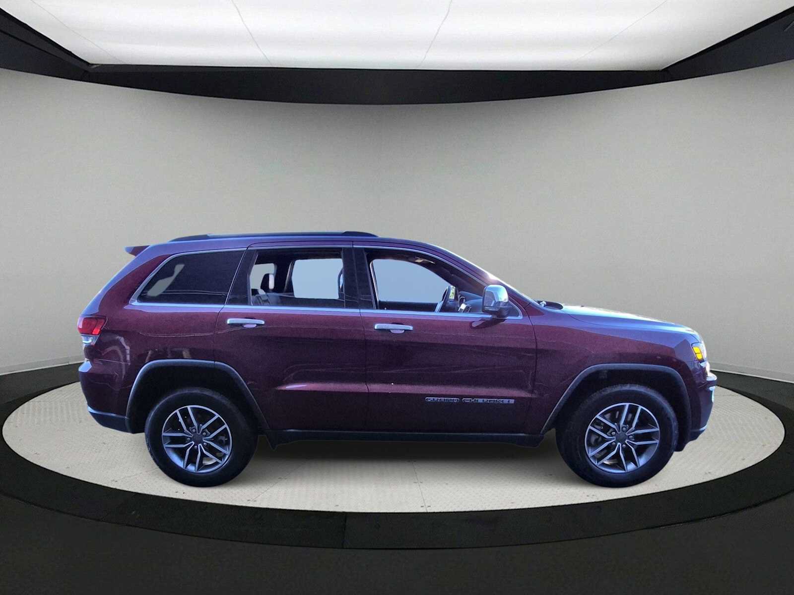 Used 2021 Jeep Grand Cherokee Limited w/ Luxury Group II AWD/4WD image 9