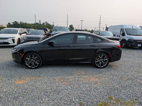 Used 2015 Chrysler 200 S w/ Navigation & Sound Group I FWD image 2