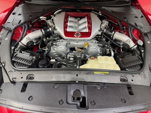 Used 2019 Nissan GT-R Premium w/ Premium Interior Package image 53